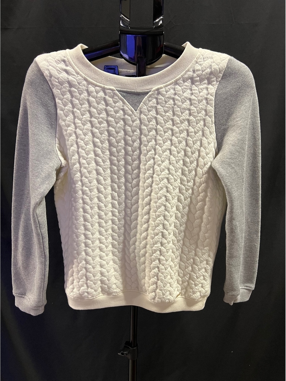 U.S. Polo Assn. Women’s M Gray White Textured Quilted Sweatshirt Metal Logo